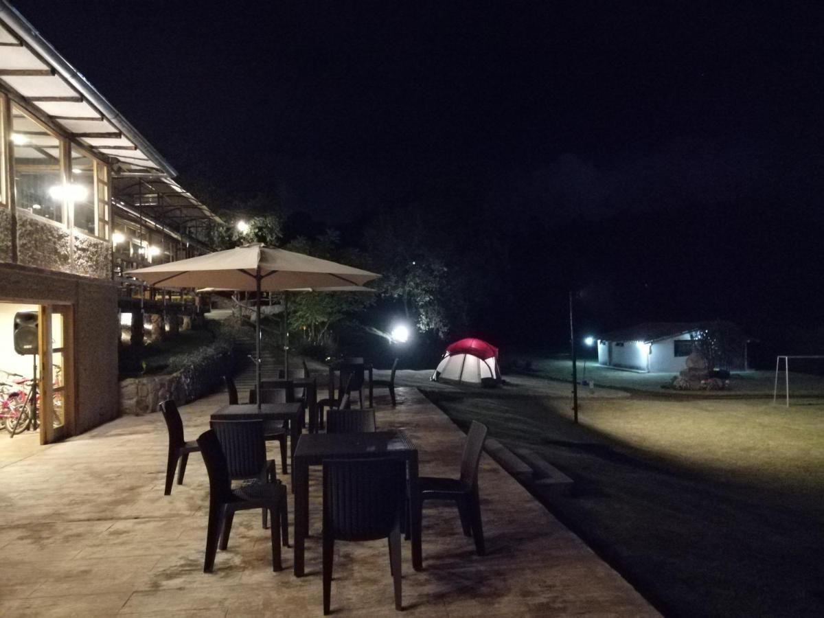Killary Lodge & Glamping Cachanlo de Sidcay Exteriör bild